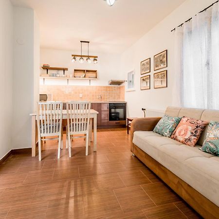 Apartman Lucie Libechov ภายนอก รูปภาพ
